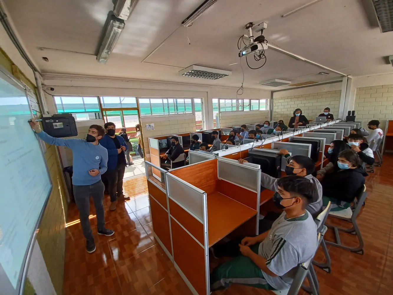 Lanzamiento academia programa tus ideas 2022 (1)