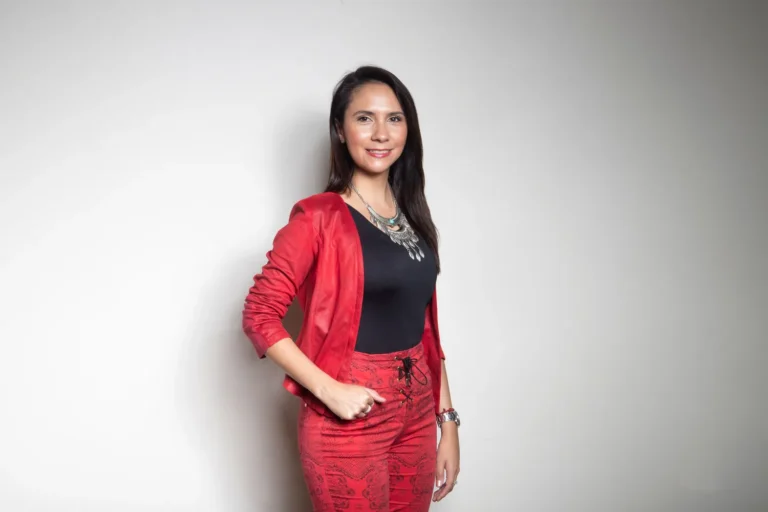 Claudia gonzález 4
