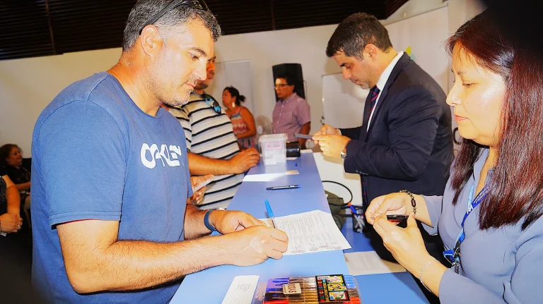 Sercotec Tarapacá impulsa la asociatividad: Barrio Vivar de Iquique constituye legalmente su nueva asociación gremial - CEI Noticias