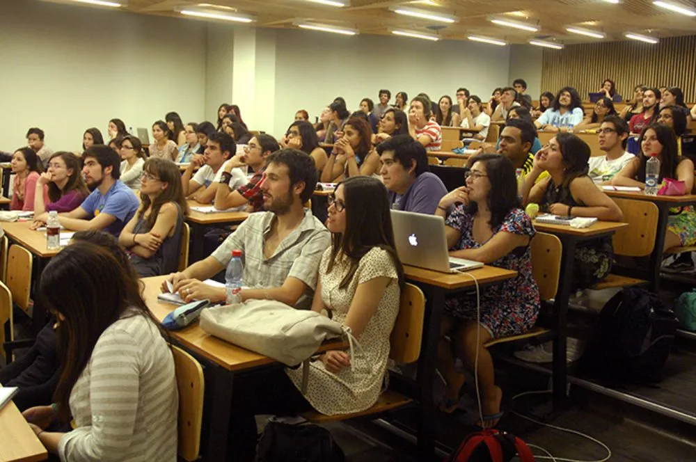 Universitarios