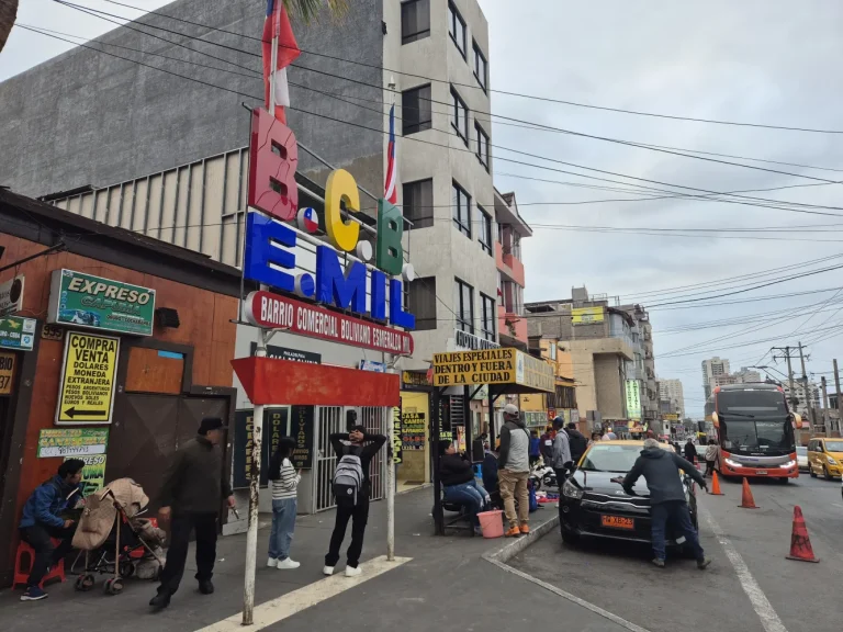 Barrio comercial boliviano en iquique
