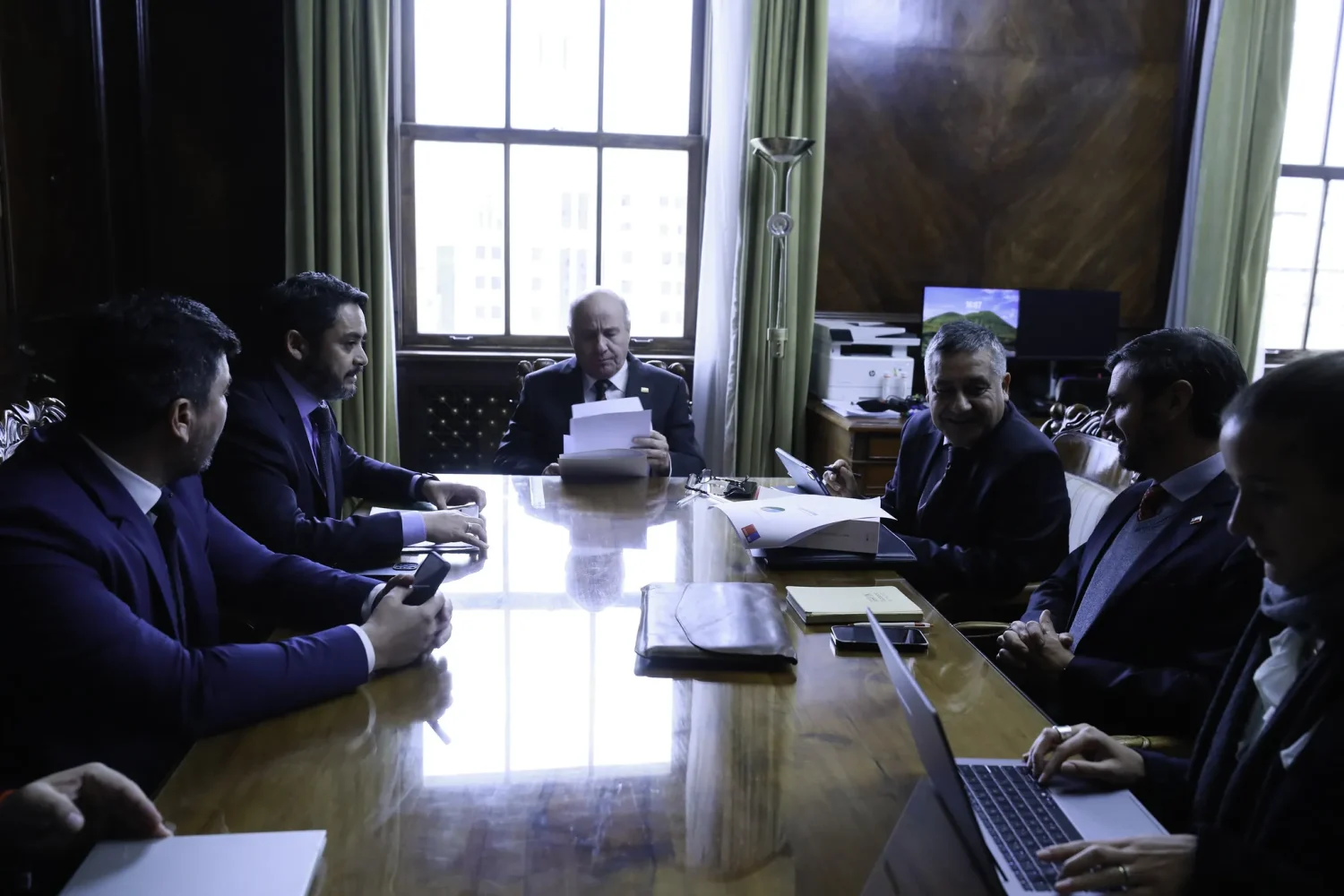Gobernador Carvajal logra compromiso del ministro de Hacienda para acelerar cartera de proyectos por más de $140 mil millones - CEI Noticias