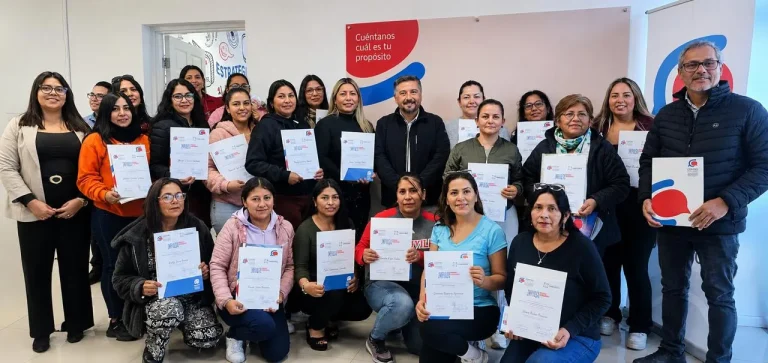 Academia de mujeres emprendedoras cdn sercotec alto hospicio