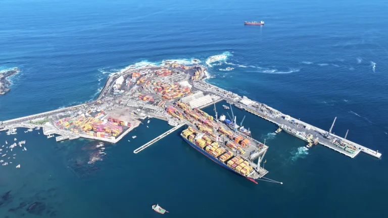 Puerto de Iquique cierra primer semestre<div>con alza de 4% en transferencia de carga</div> - CEI Noticias