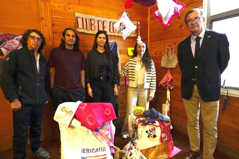 ARTE Y REINSERCIÓN: CON EXPOSICIÓN ABIERTA FINALIZAN TALLERES DEL PROGRAMA VISITAS ARTÍSTICAS EN TARAPACÁ - CEI Noticias