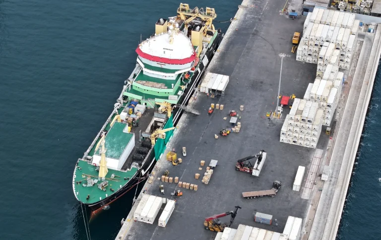 Puerto de Iquique consolida posición<div>en operación de buques factoría</div> - CEI Noticias