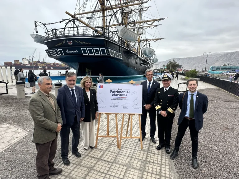 Ministro de las Culturas llega a Tarapacá y firma compromiso regional para conmemorar los 150 años del Combate Naval de Iquique - CEI Noticias