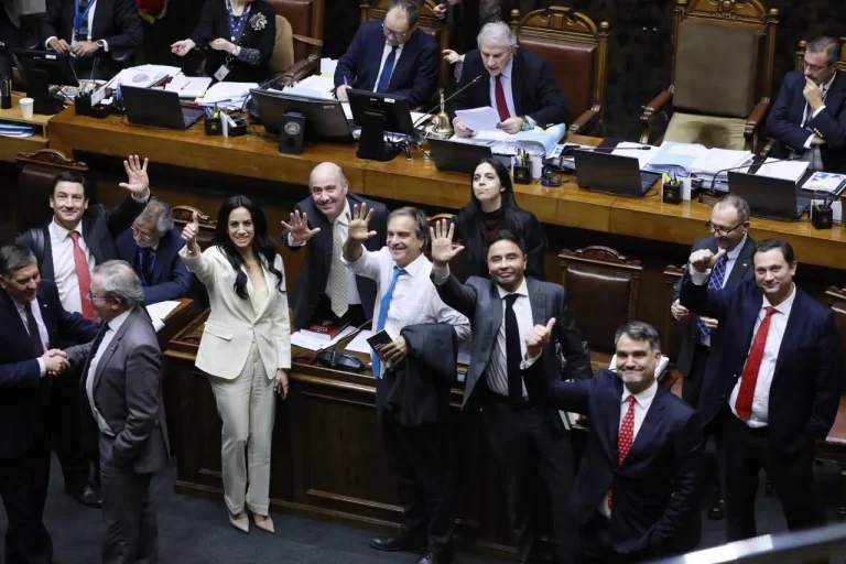 Ministro Quiroz y aprobación en particular del proyecto de Reconstrucción Nacional en el Senado: "Chile necesita crecer y este proyecto lo hace posible" - CEI Noticias