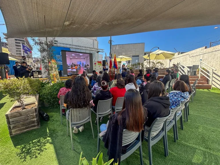 22 emprendedoras de Alto Hospicio se capacitan en Comercio Digital y Gestión de Costos - CEI Noticias